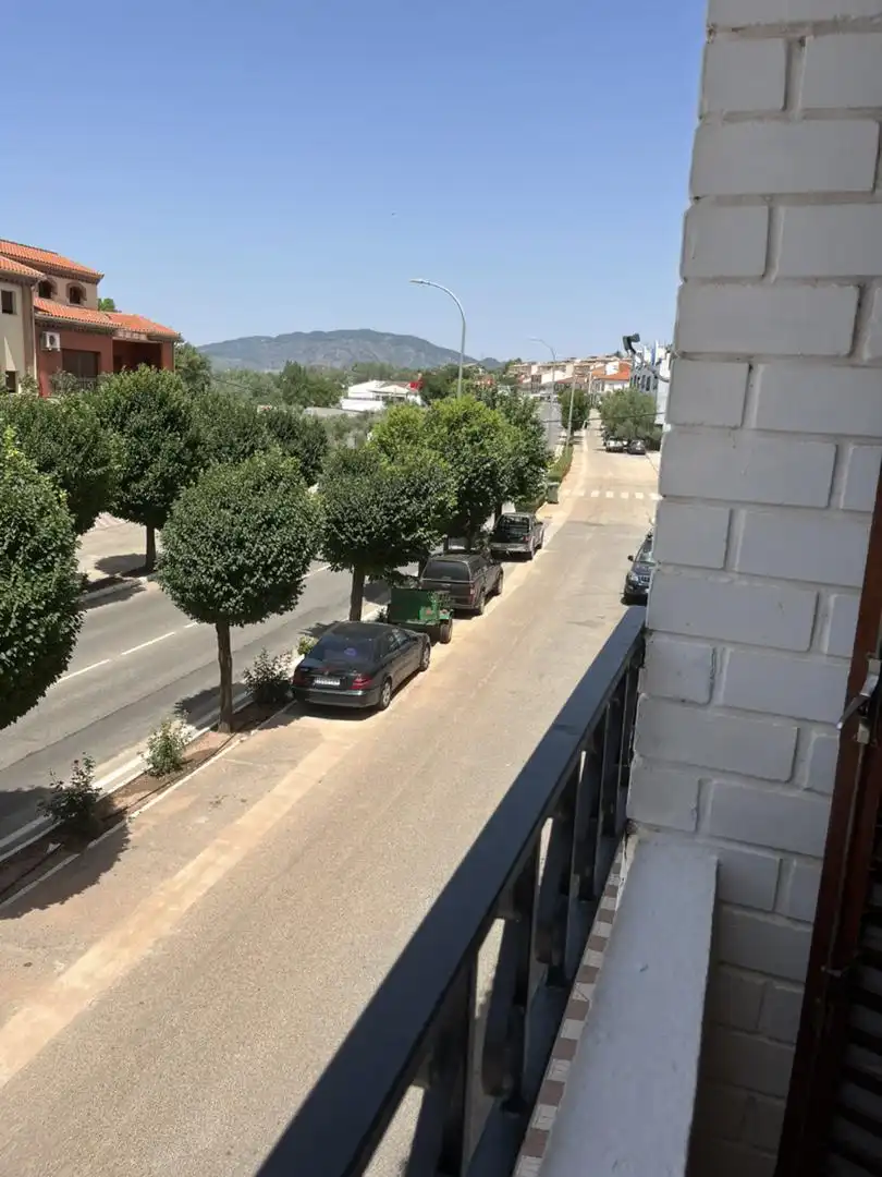 Vista exterior de Piso de alquiler en La Puerta de Segura con Calefacción, Amueblado y Horno