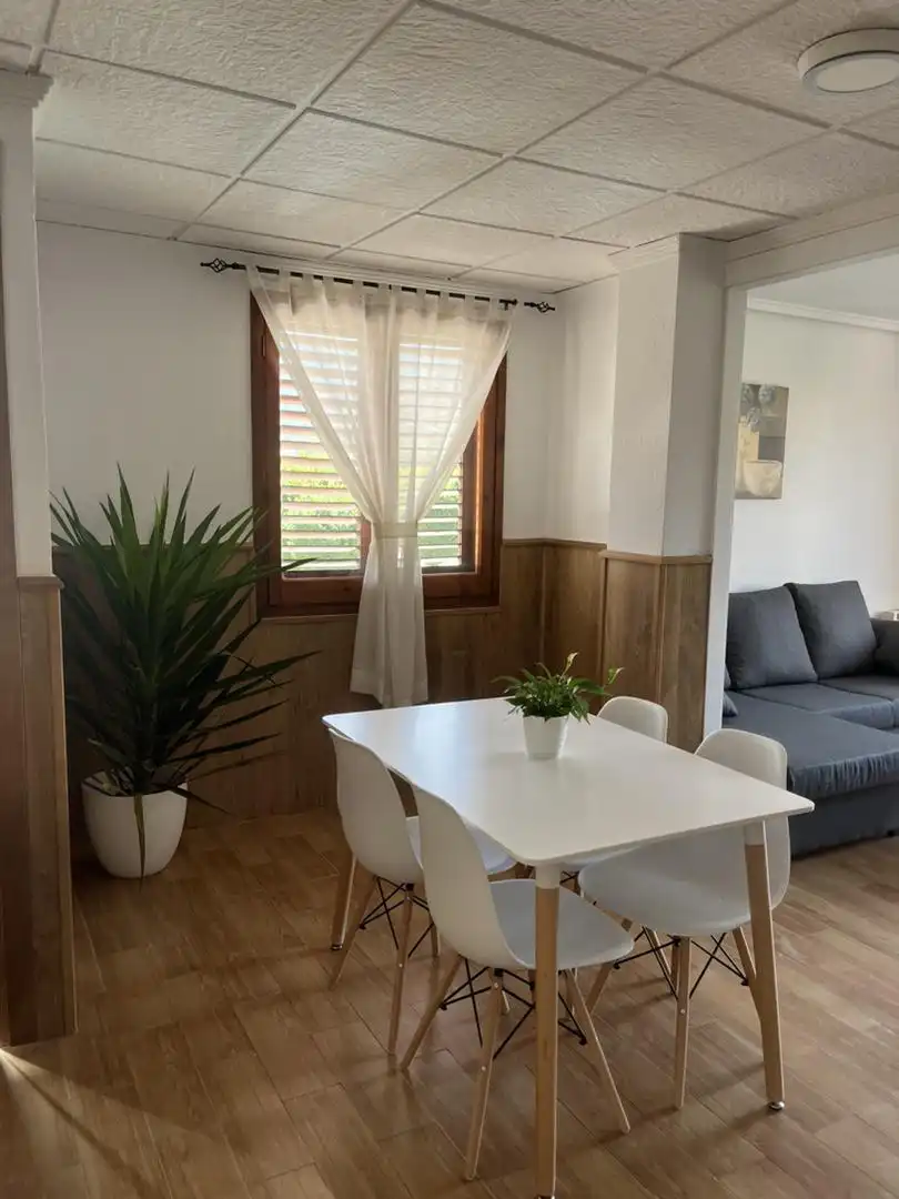 Comedor de Piso de alquiler en La Puerta de Segura con Calefacción, Amueblado y Horno