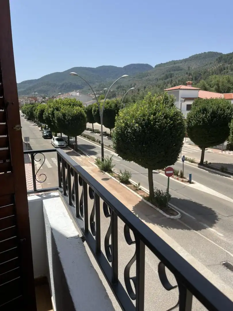 Vista exterior de Piso de alquiler en La Puerta de Segura con Calefacción, Amueblado y Horno