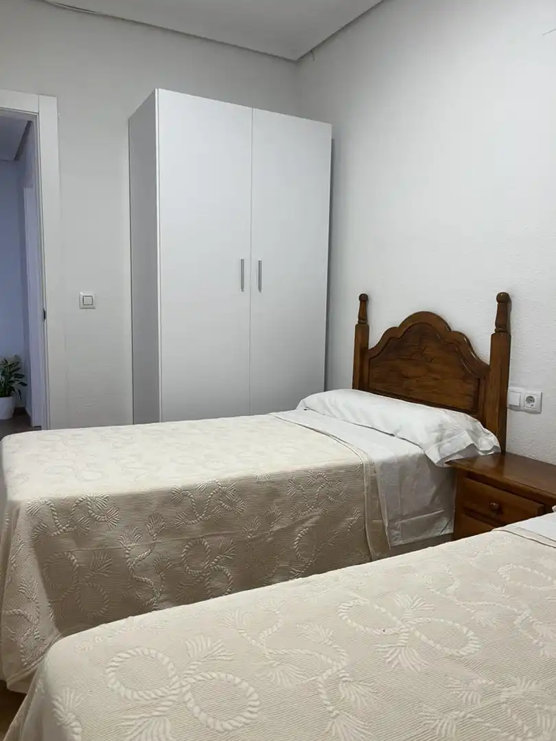 Habitación de Piso de alquiler en La Puerta de Segura con Calefacción, Amueblado y Horno