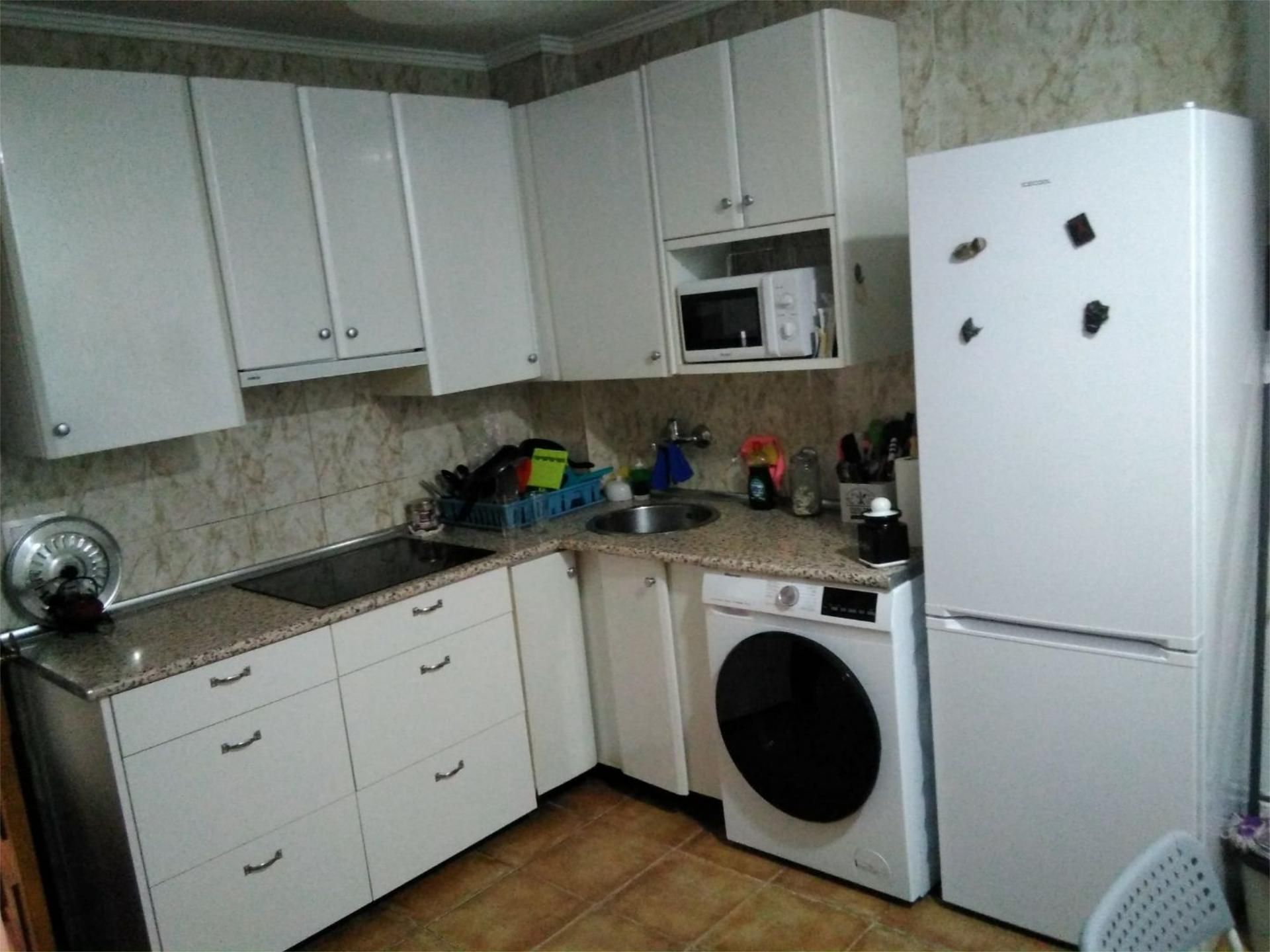 Kitchen of Flat for share in Erandio
