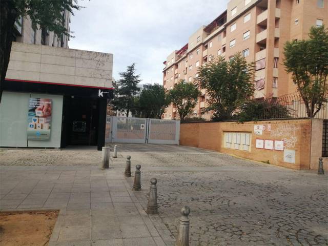 Garaje en Alquiler en Calle Doctor Ordóñez de la Barrera, 2 en Parque María Luisa -Giralda Sur