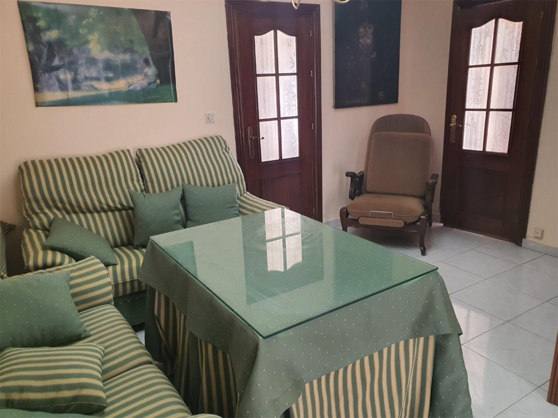 Sala d'estar de Pis de lloguer en  Córdoba Capital amb Aire condicionat, Moblat i Balcó