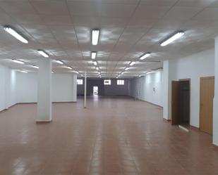 Industrial buildings to rent in Beniel