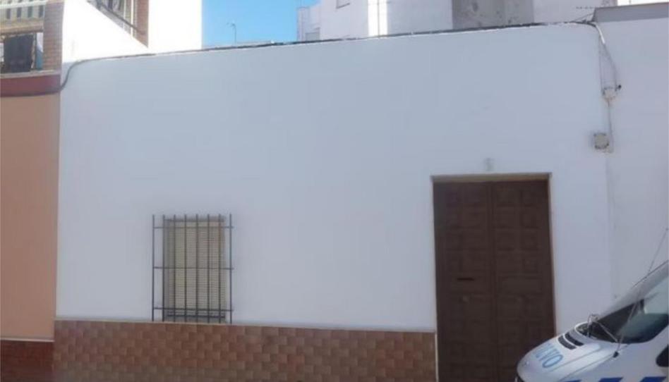 Foto 1 de Casa adosada en venta en Calle Martos, 5, Almendralejo, Badajoz