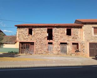 Vista exterior de Casa adosada en venda en Destriana