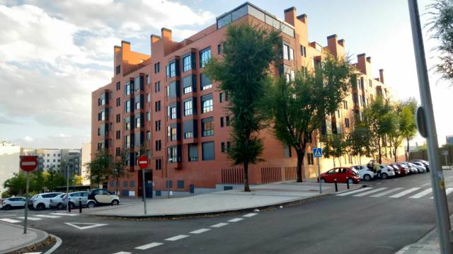 Garaje en Alquiler en Calle de Barrilero, 2 en Adelfas