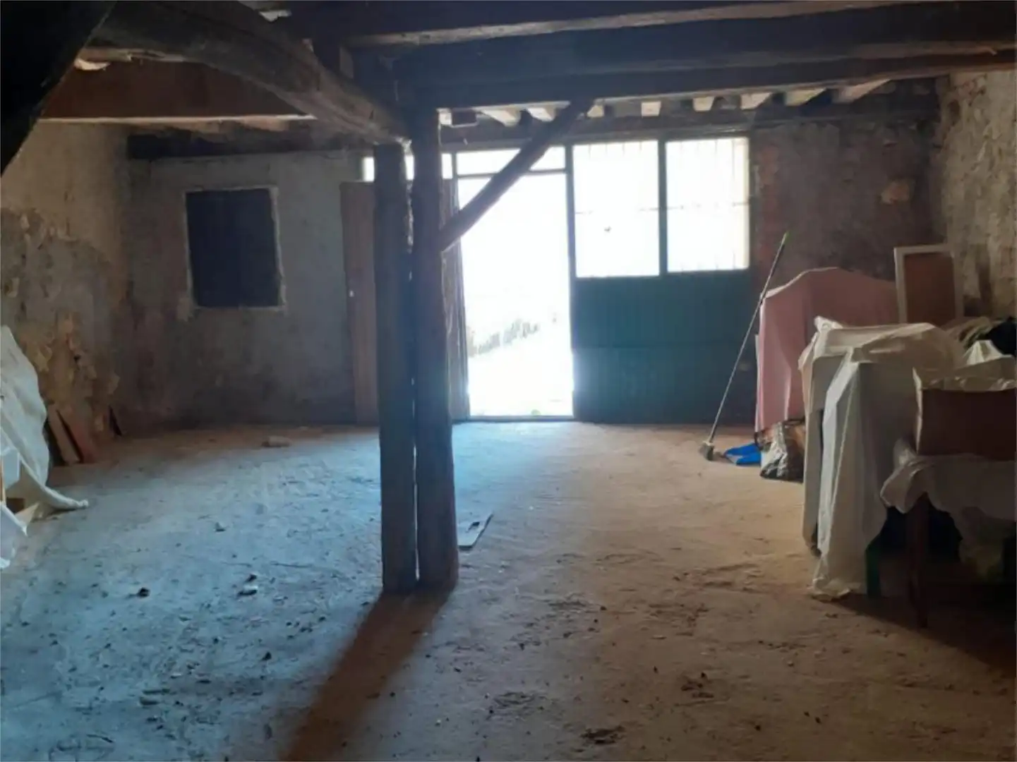 Detached homes for sale in Calle de la Iglesia, 6, Valdevacas y Guijar Detached homes for sale in Valdevacas y Guijar