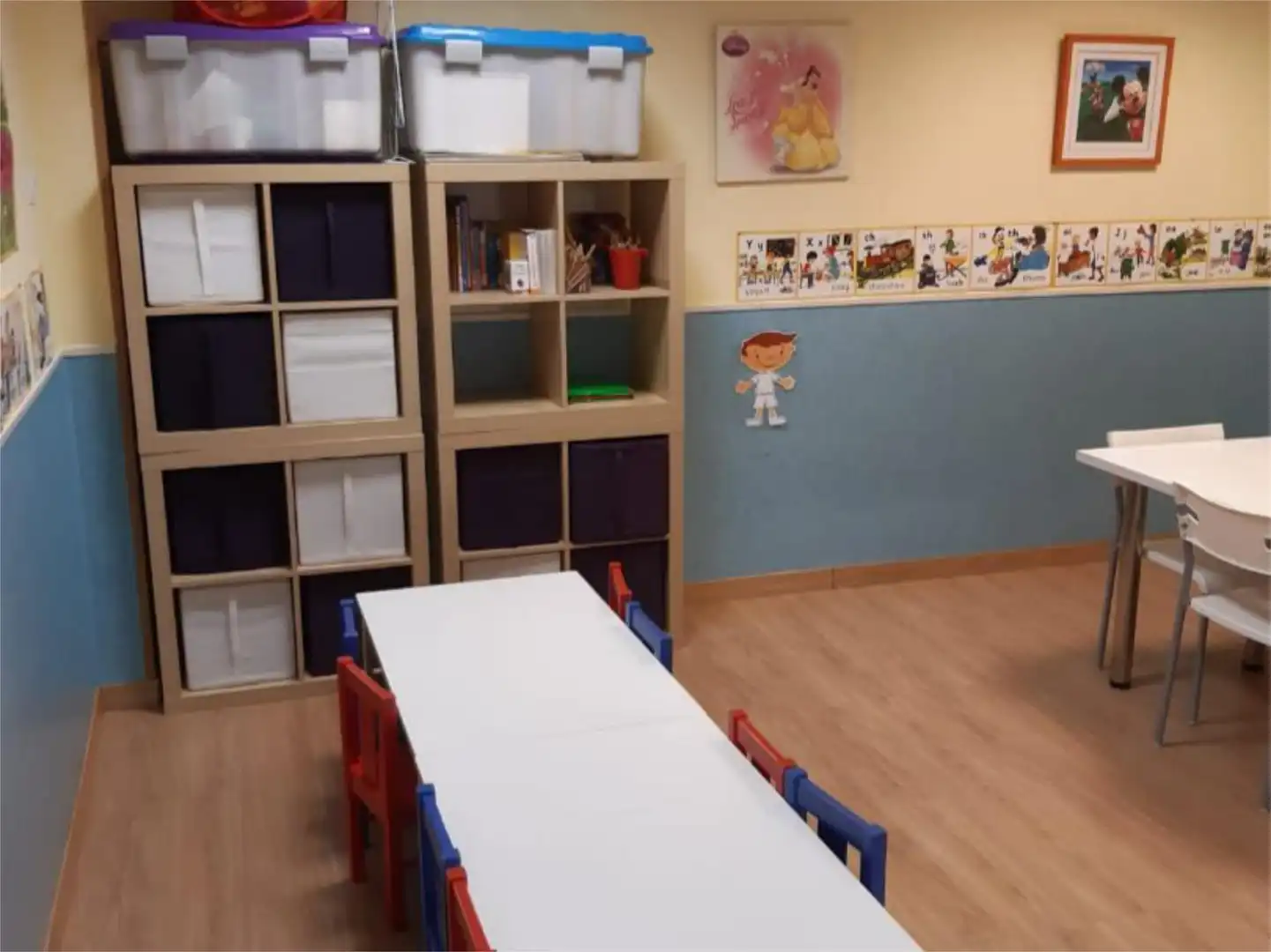 Geschaftsraum zur Miete in Carretera Níjar - la Cañada, 28, La Cañada de San Urbano Esszimmer von Geschaftsraum zur Miete in Almería mit Klimaanlage, Heizung und Parkett