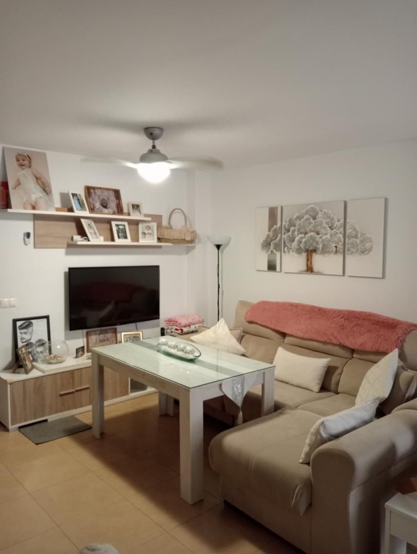 Sala d'estar de Casa adosada en venda en  Córdoba Capital amb Balcó