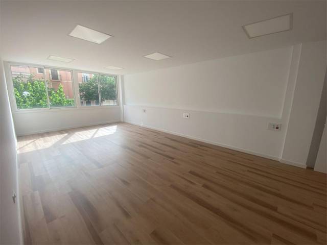 Oficina en Alquiler en Carrer d'Arístides Maillol, 10 en La Maternitat i Sant Ramon