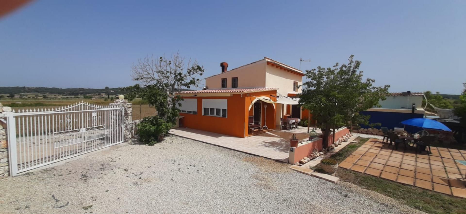 Vista exterior de Finca rústica de lloguer en Algaida amb Terrassa i Piscina