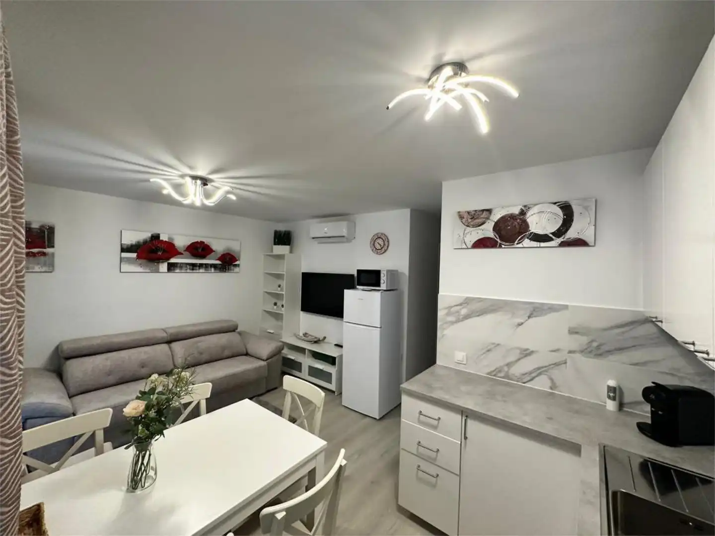 Einfamilien-Reihenhaus zum Verkauf in Carrer de Sant Daniel, 3, Centre Wohnzimmer von Einfamilien-Reihenhaus zum Verkauf in Blanes mit Klimaanlage und Terrasse