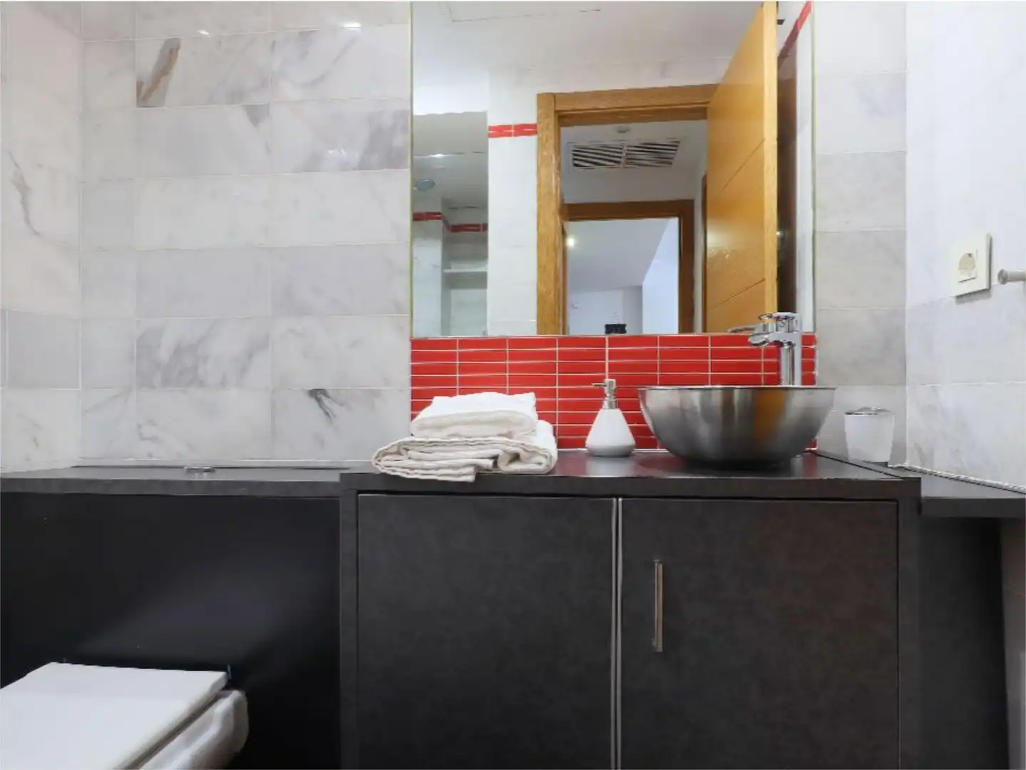 Flat for sale in Calle Segunda de Miraflores, 13, Campo de la Verdad - Miraflores Bathroom of Flat for sale in Córdoba Capital with Air Conditioner