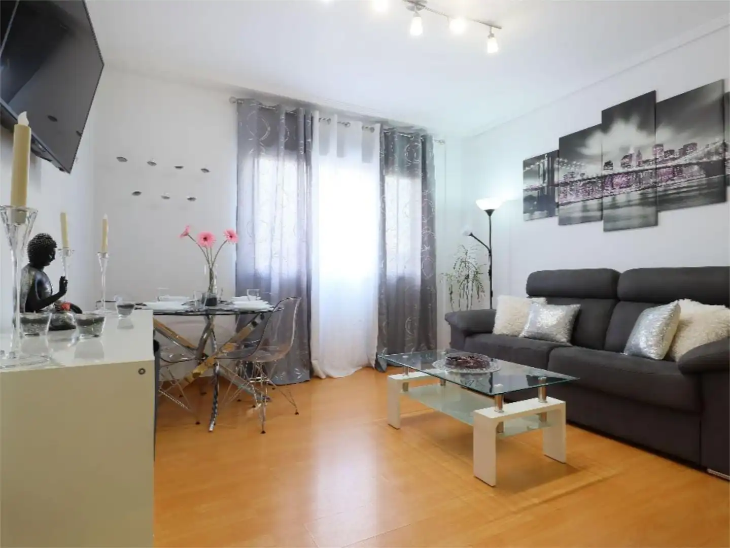 Flat for sale in Calle Segunda de Miraflores, 13, Campo de la Verdad - Miraflores Living room of Flat for sale in Córdoba Capital with Air Conditioner