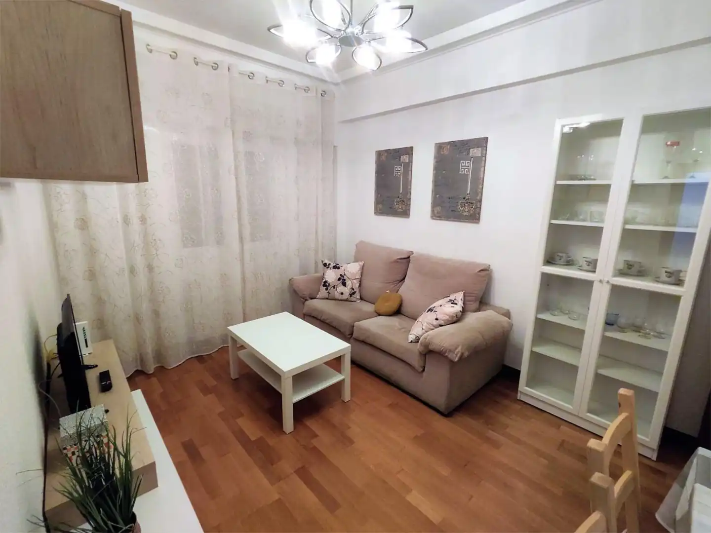 Piso en venta en Calle de la Paz, 28, Paseo Sagasta Piso en venta en Calle de la Paz, 28, Paseo Sagasta