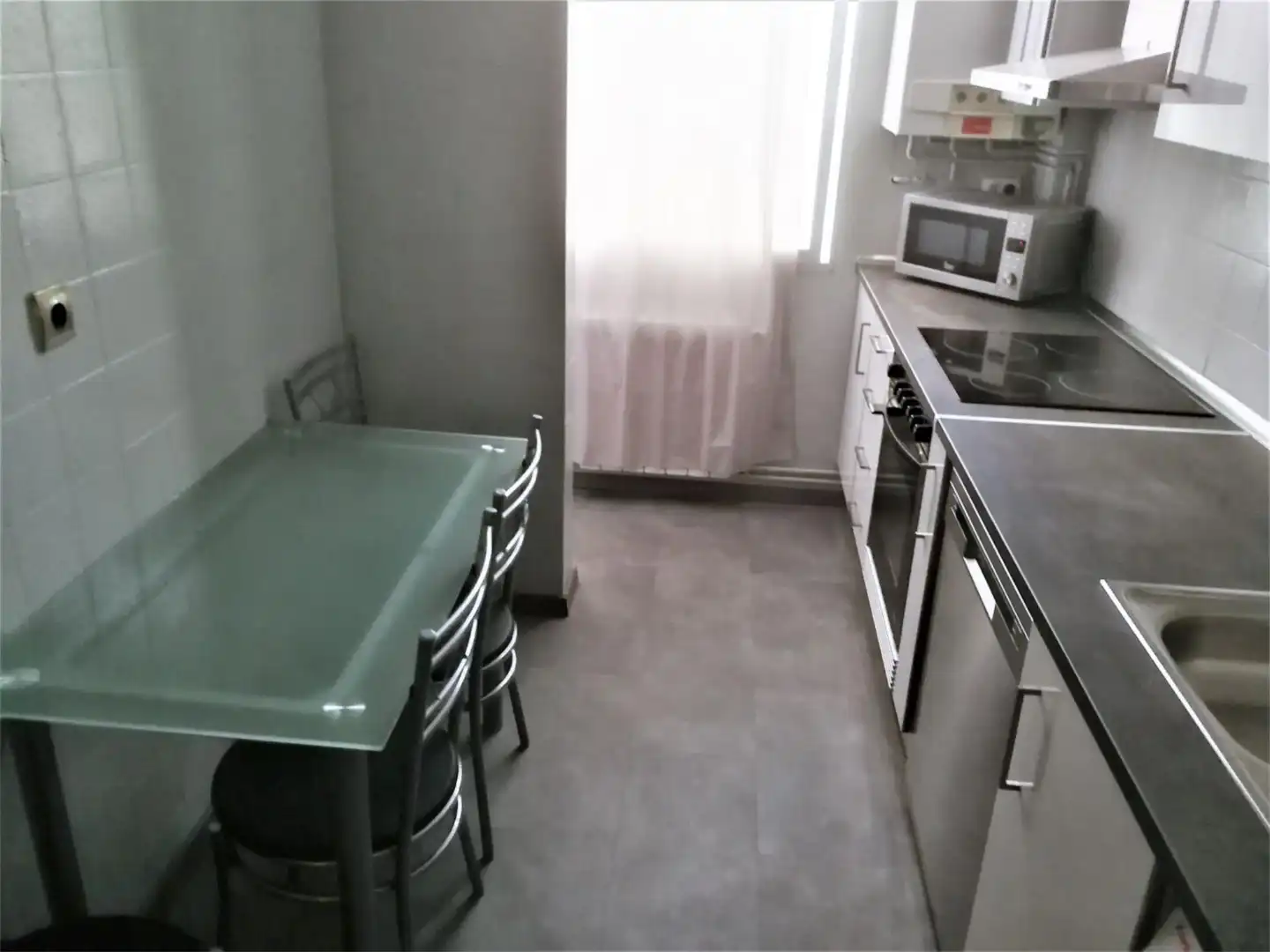 Piso en venta en Calle de la Paz, 28, Paseo Sagasta Piso en venta en Calle de la Paz, 28, Paseo Sagasta