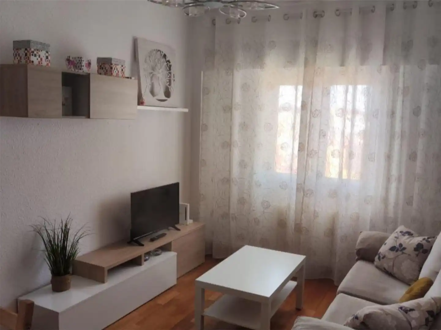 Piso en venta en Calle de la Paz, 28, Paseo Sagasta Sala de estar de Piso en venta en Zaragoza Capital