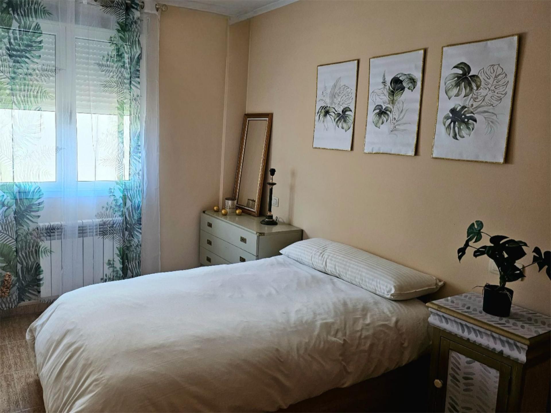 Bedroom of Flat for sale in Nava de la Asunción  with Heating and Terrace