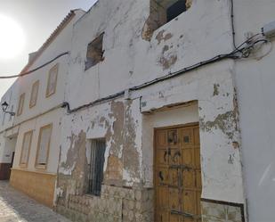 Vista exterior de Casa adosada en venda en Utrera