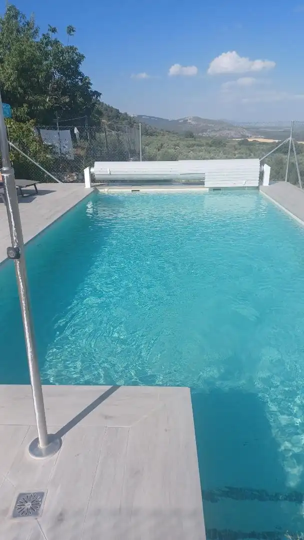 Schwimmbecken von Country house zur Miete in Pozo Alcón mit Heizung, Privatgarten und Terrasse