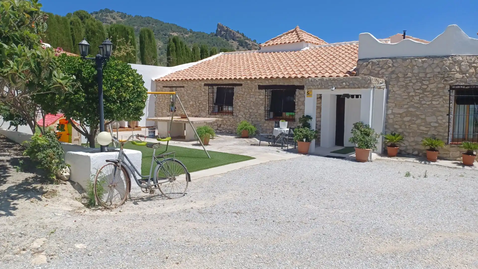 Außenansicht von Country house zur Miete in Pozo Alcón mit Heizung, Privatgarten und Terrasse