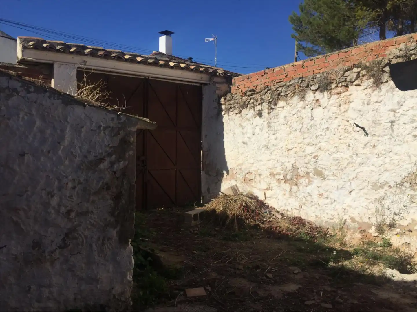 Ground floor for sale in Calle Puerta Sol, 1, Castillo de Garcimuñoz Exterior view of Ground floor for sale in Castillo de Garcimuñoz