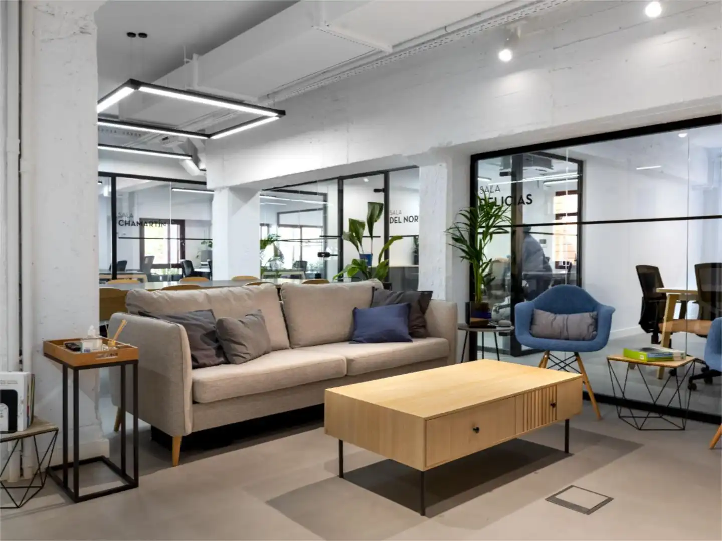 Sala de estar de Oficina de alquiler en Madrid