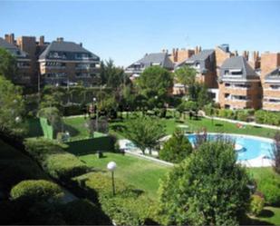 Exterior view of Flat for sale in Las Rozas de Madrid  with Air Conditioner, Heating and Private garden