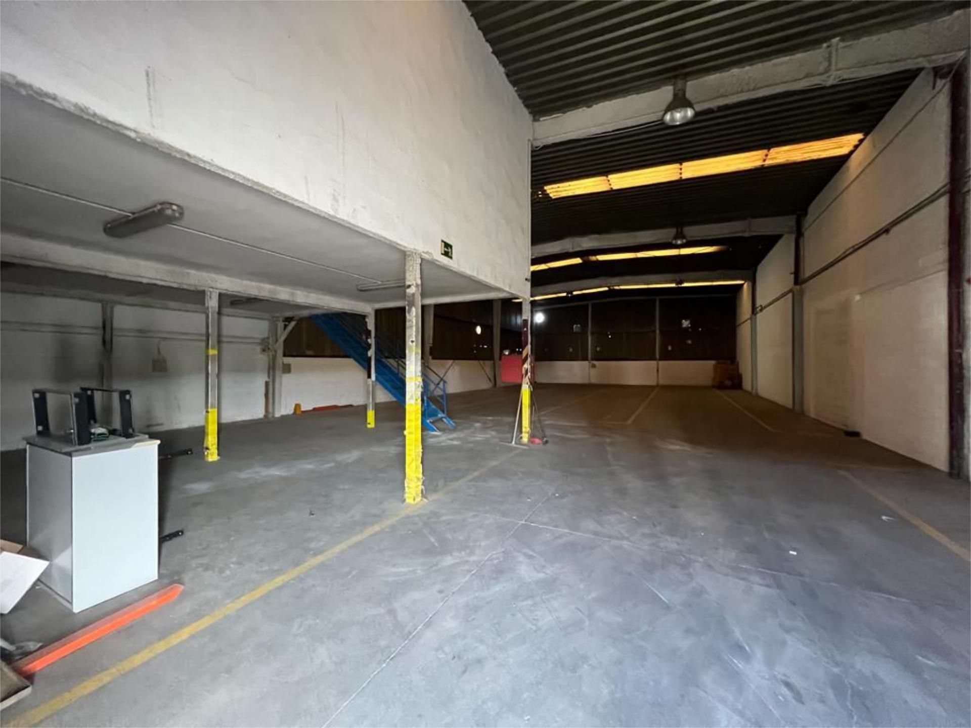 Industrial buildings for sale in Pinto