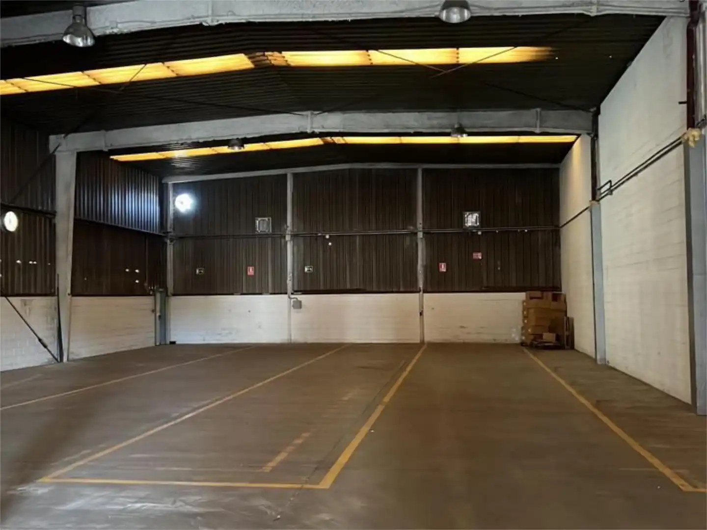 Nave industrial en venta en Carretera San Martín de la Vega, 5, Puerta Pinto - Valparaíso Parking de Nave industrial en venta en Pinto