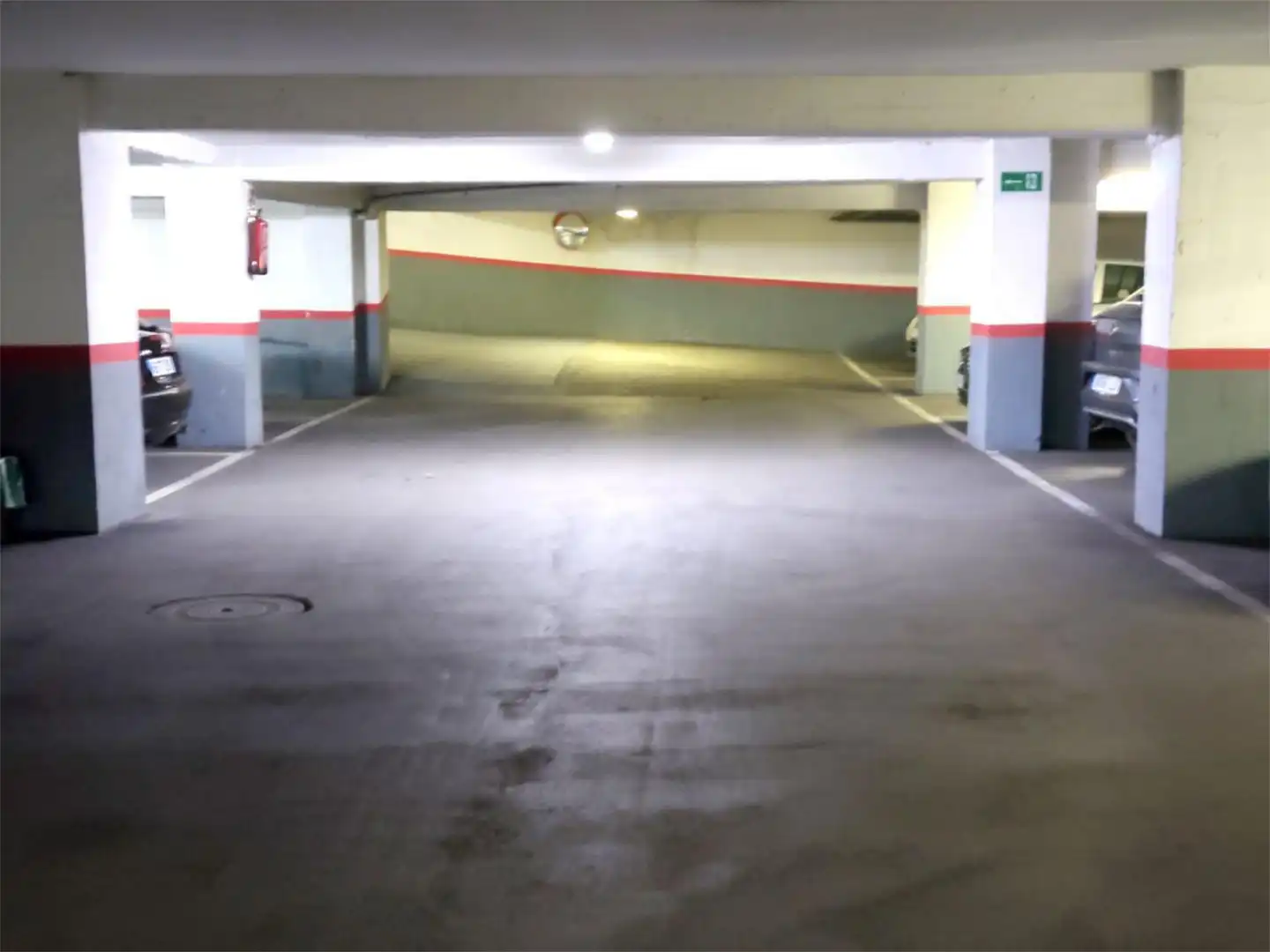 Garage for rent in Calle de Víctor Andrés Belaunde, 36, Hispanoamérica - Bernabéu