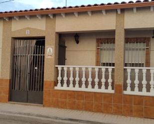 Exterior view of House or chalet for sale in Lillo  with Air Conditioner and Terrace