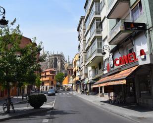 Vista exterior de Local de lloguer en León Capital 