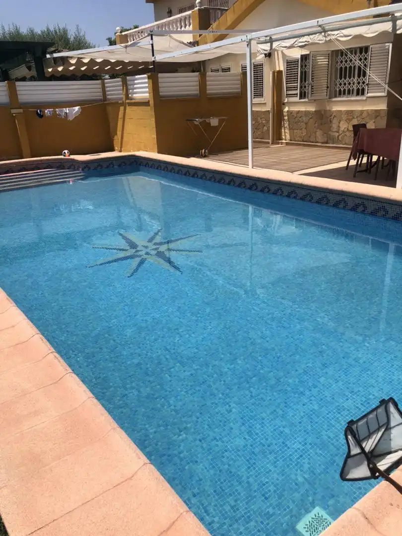 Piscina de Casa o xalet de lloguer en Castellón de la Plana / Castelló de la Plana amb Calefacció, Jardí privat i Terrassa