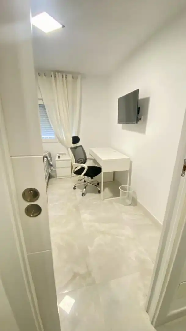 Habitación en Calle Manuel Altolaguirre, 18, Girón - Las Delicias Piso para compartir en Málaga