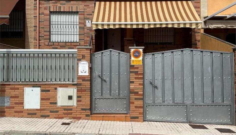 Casa adosada en venda a Calle Hortensia, 10, San Gonzalo, Jaén - imatge 1 Foto 1 de Casa adosada en venda a Calle Hortensia, 10, San Gonzalo, Jaén