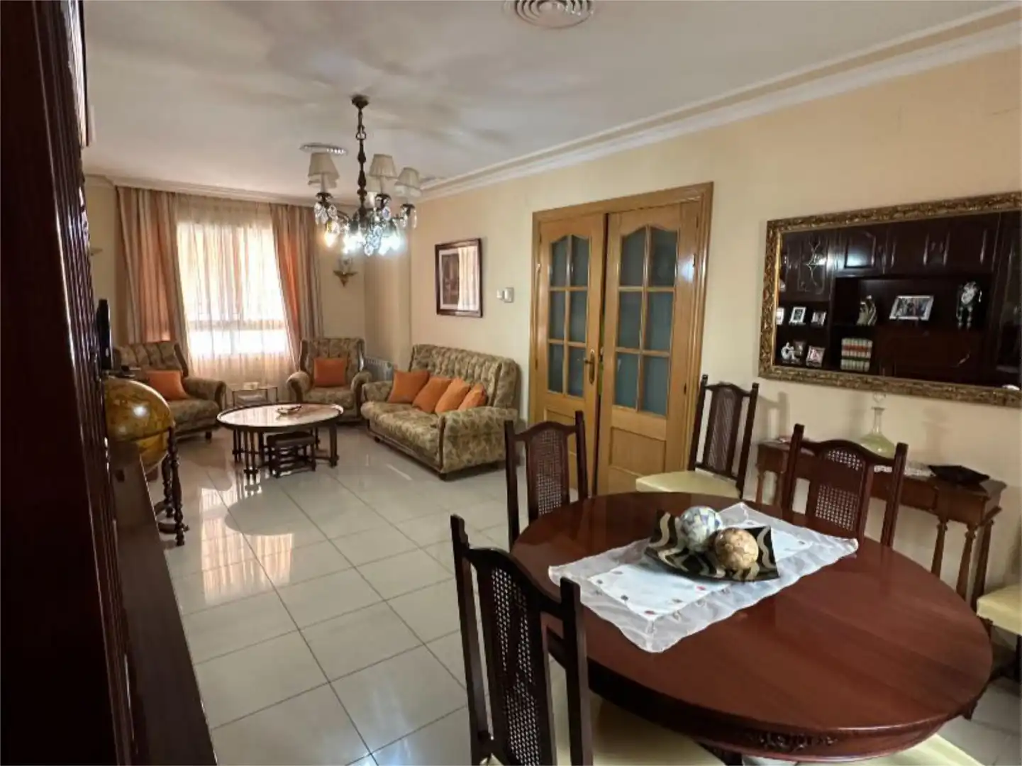 Casa adosada en venta en Calle Hortensia, 10, San Gonzalo Sala de estar de Casa adosada en venta en Linares con Aire acondicionado, Terraza y Balcón