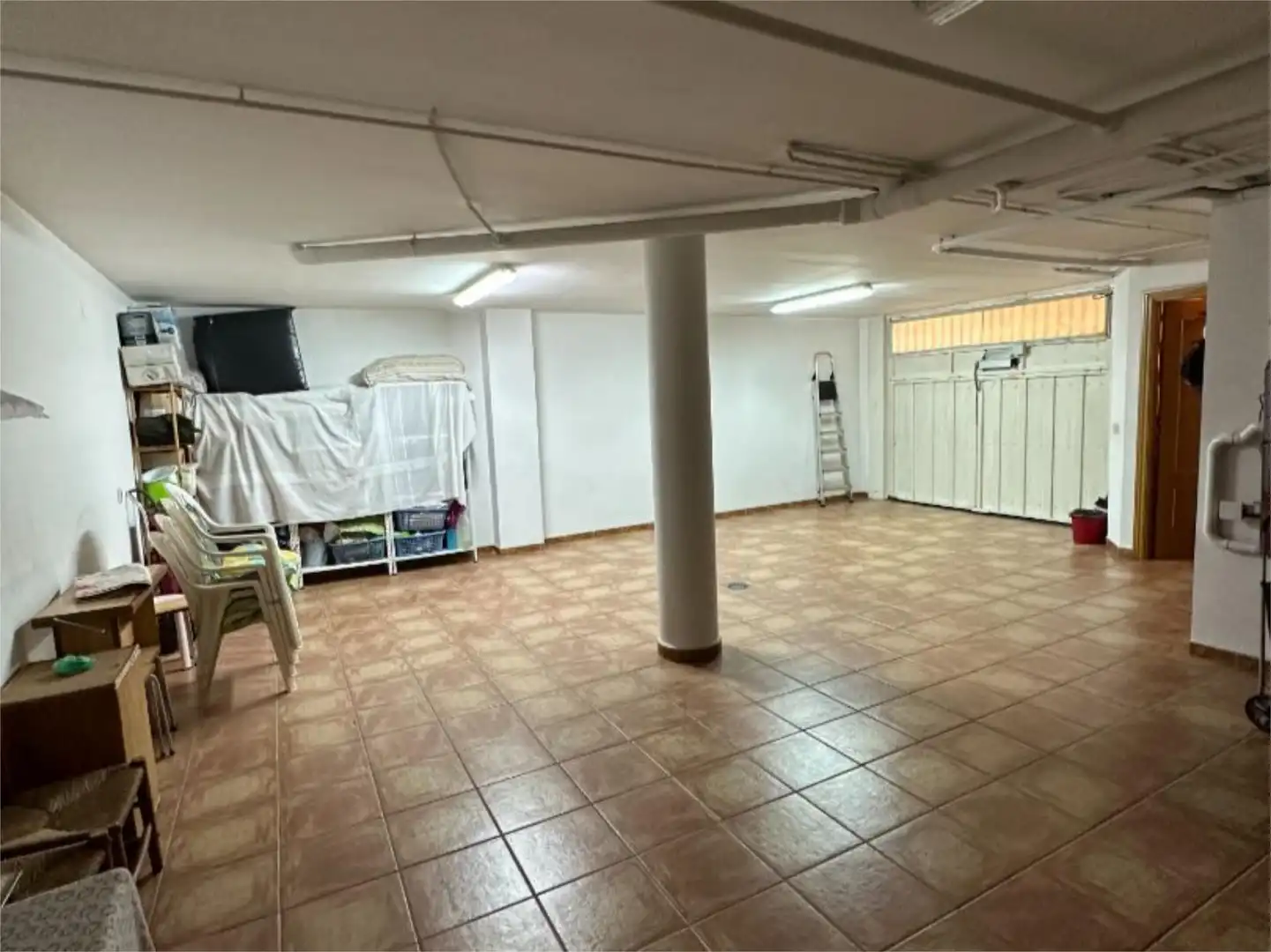 Casa adosada en venta en Calle Hortensia, 10, San Gonzalo Casa adosada en venta en Linares con Aire acondicionado, Terraza y Balcón