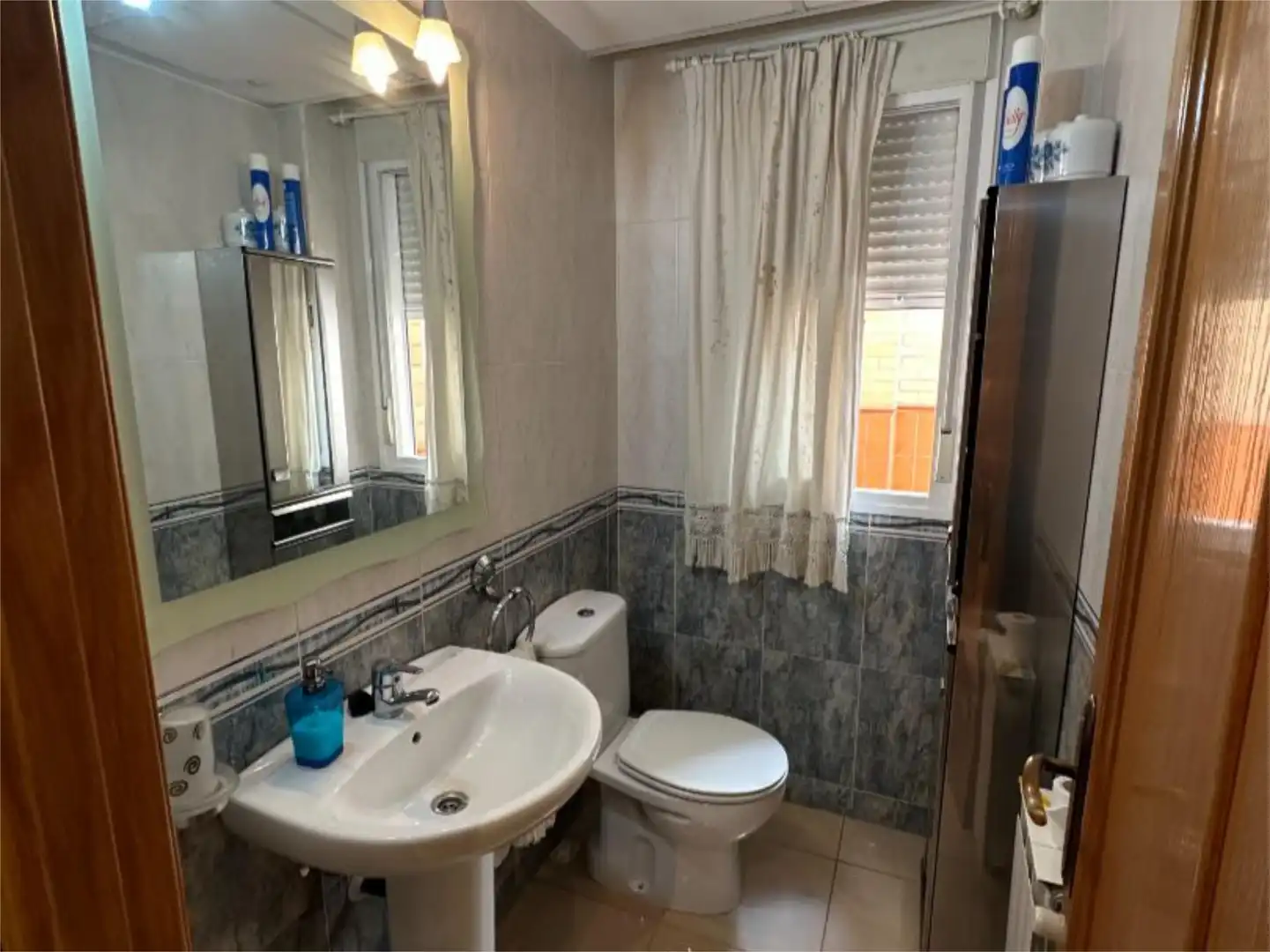 Casa adosada en venta en Calle Hortensia, 10, San Gonzalo Baño de Casa adosada en venta en Linares con Aire acondicionado, Terraza y Balcón