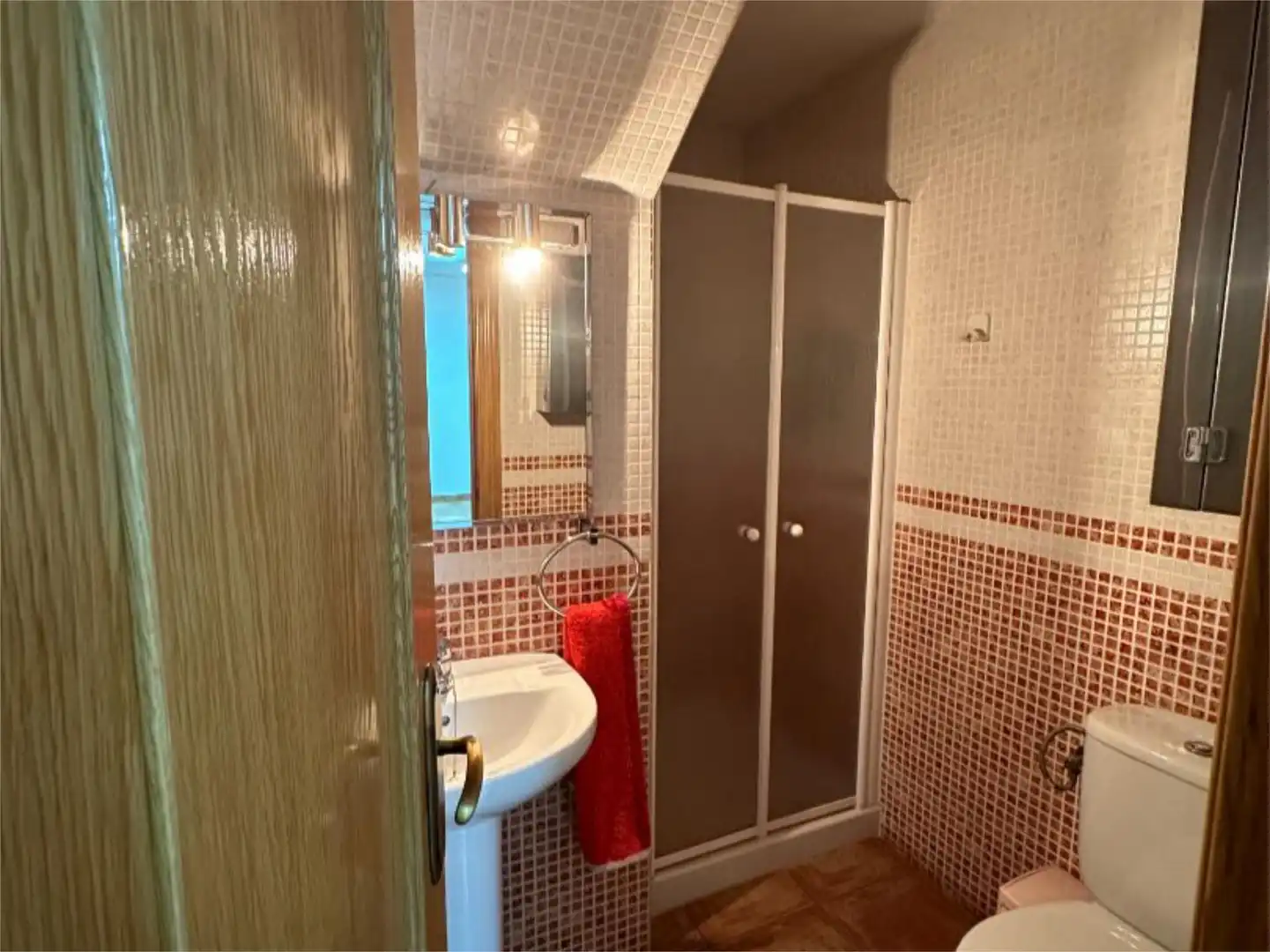 Casa adosada en venta en Calle Hortensia, 10, San Gonzalo Baño de Casa adosada en venta en Linares con Aire acondicionado, Terraza y Balcón