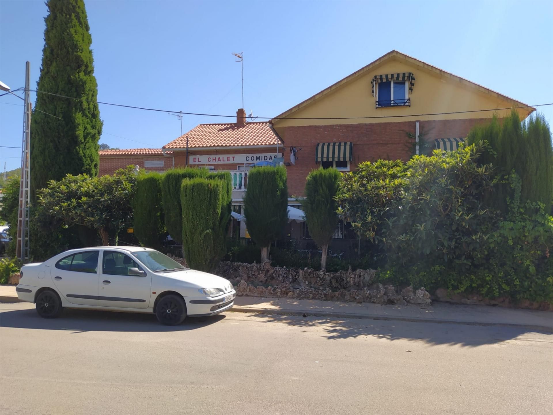 Vista exterior de Casa o xalet en venda en Torrejoncillo del Rey amb Aire condicionat i Terrassa