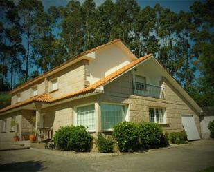 Vista exterior de Casa o xalet en venda en Meis amb Calefacció, Jardí privat i Terrassa