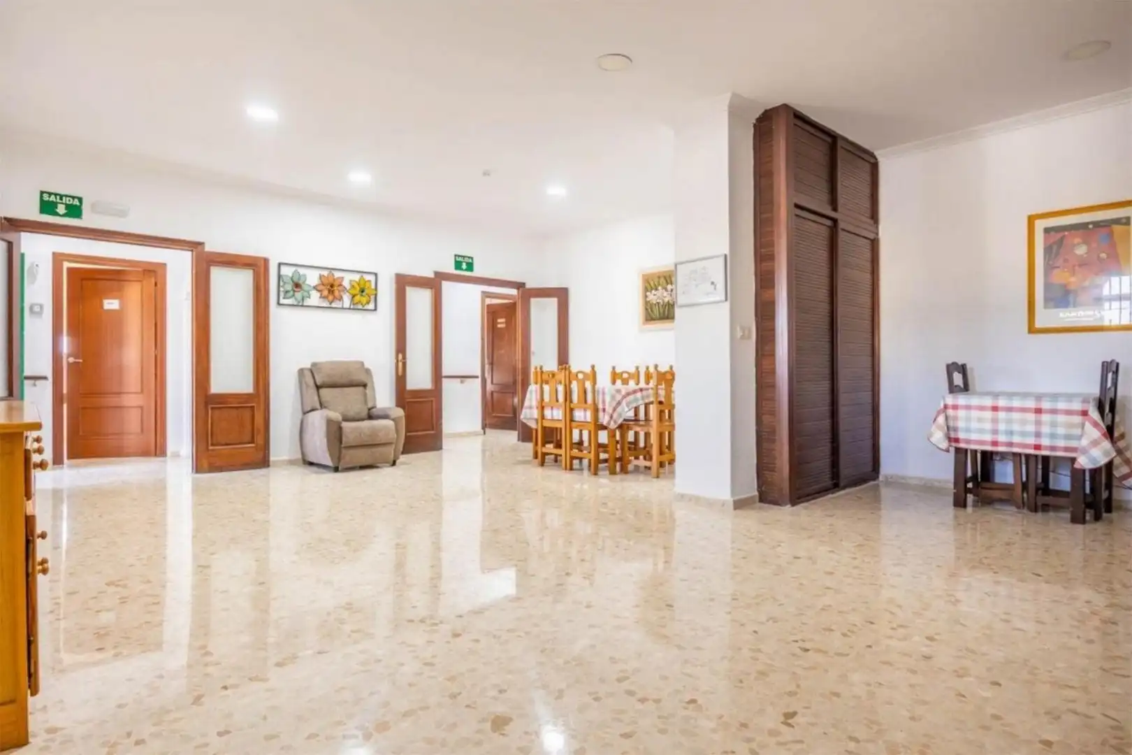 Habitación en Barrio San Rafael, 8, La Paz Piso para compartir en Alcalá de Guadaira con Aire acondicionado, Calefacción y Jardín privado