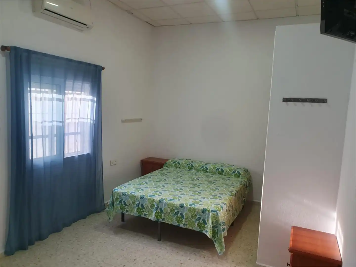 Habitación en Barrio San Rafael, 8, La Paz Habitación de Piso para compartir en Alcalá de Guadaira con Aire acondicionado, Calefacción y Jardín privado