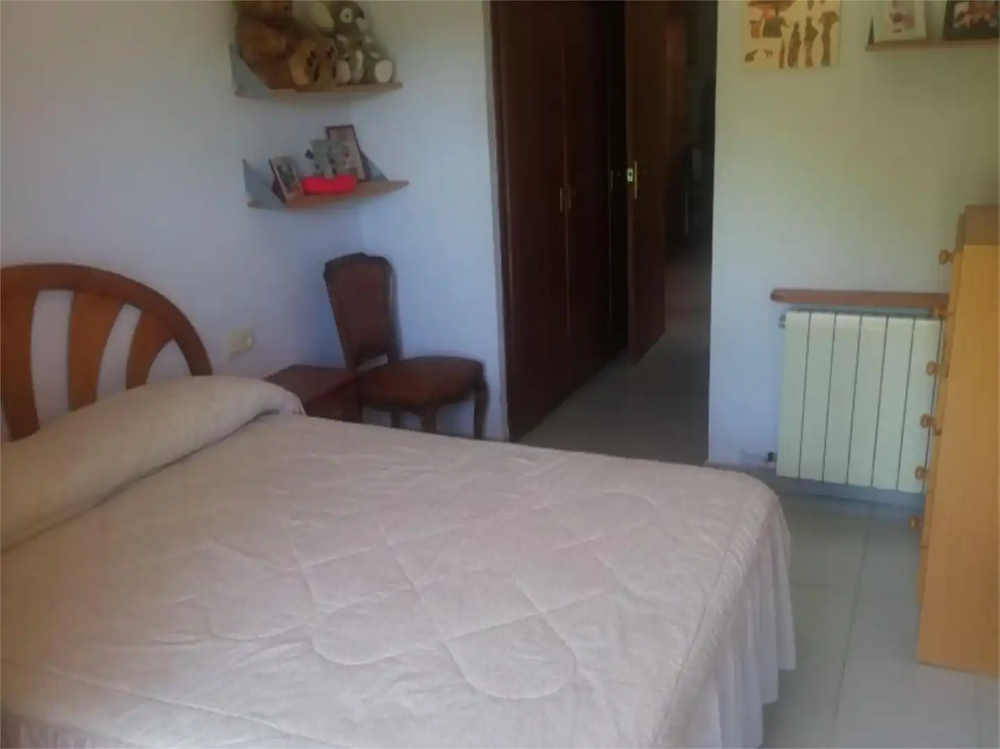 Casa adosada en venda a Carrer D'alexandre Gali, 28, Camprodon Dormitori de Casa adosada en venda en Camprodon amb Balcó