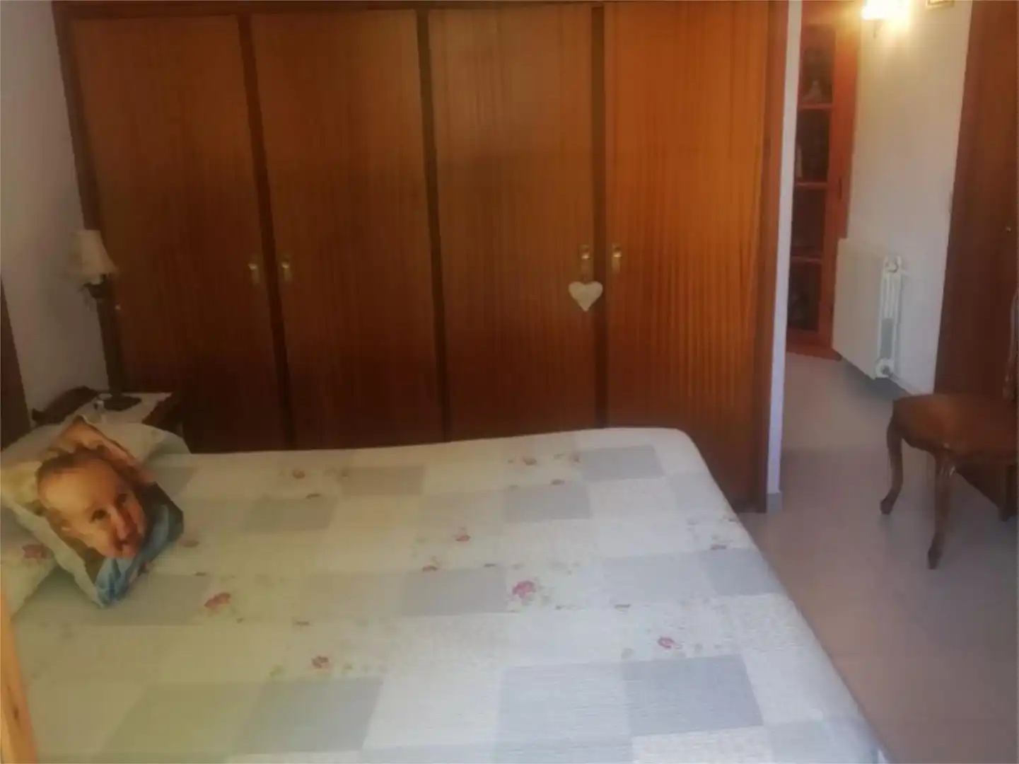 Casa adosada en venda a Carrer D'alexandre Gali, 28, Camprodon Dormitori de Casa adosada en venda en Camprodon amb Balcó