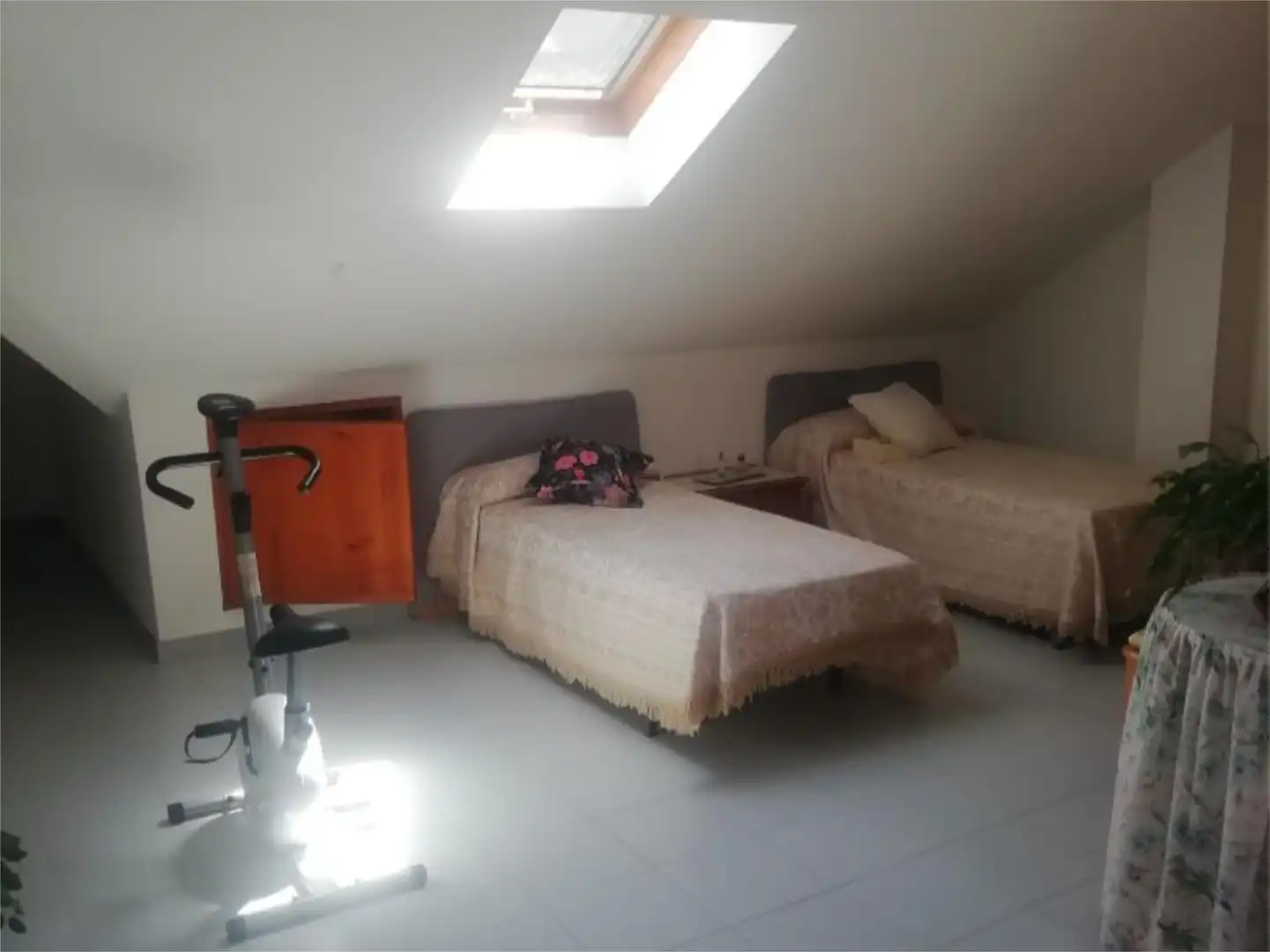 Casa adosada en venda a Carrer D'alexandre Gali, 28, Camprodon Dormitori de Casa adosada en venda en Camprodon amb Balcó