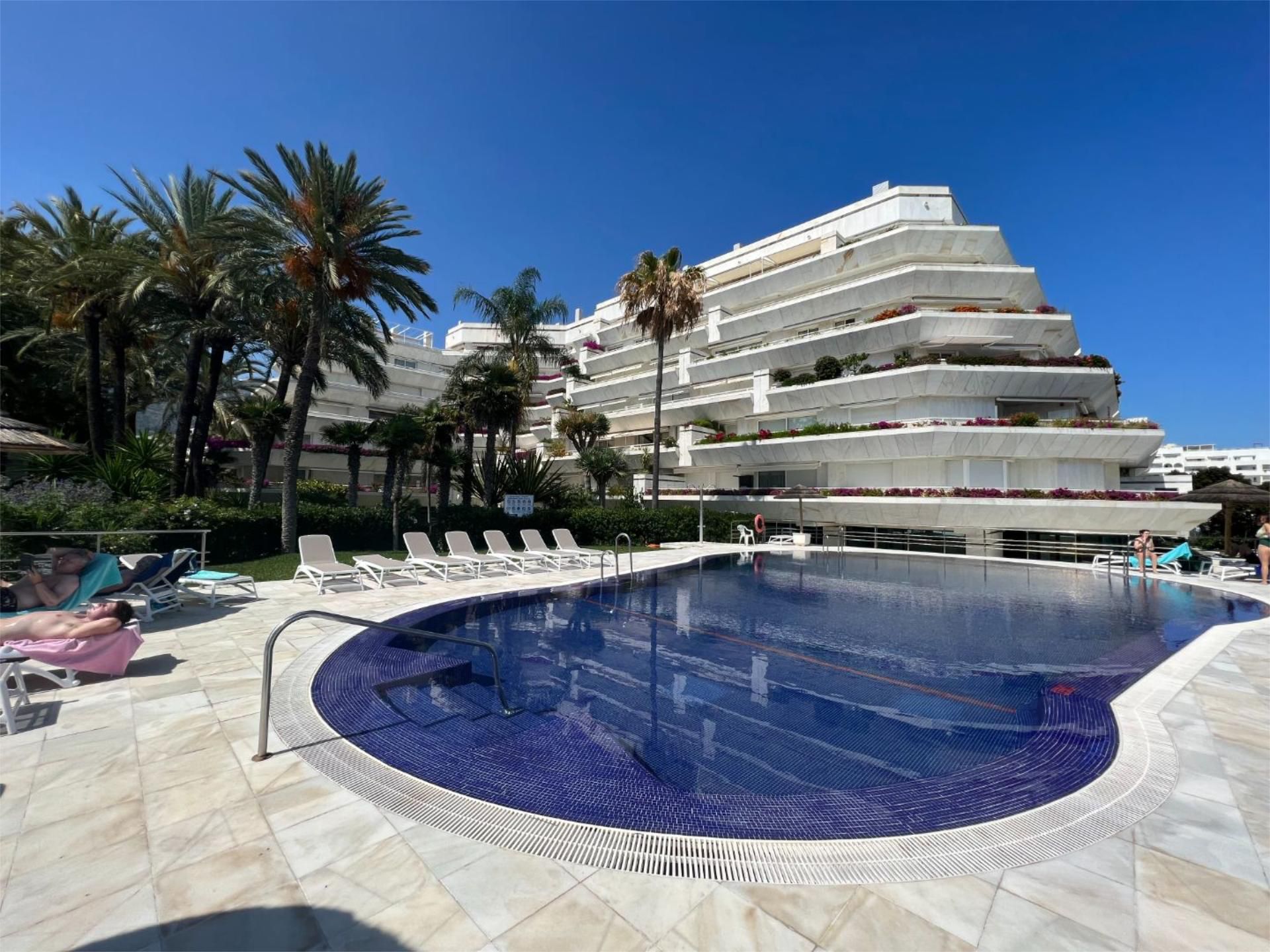 Swimming pool of Flat to rent in Marbella  with Air Conditioner, Private garden and Terrace