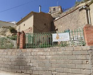 Vista exterior de Casa adosada en venda en Cuevas del Campo amb Jardí privat i Traster